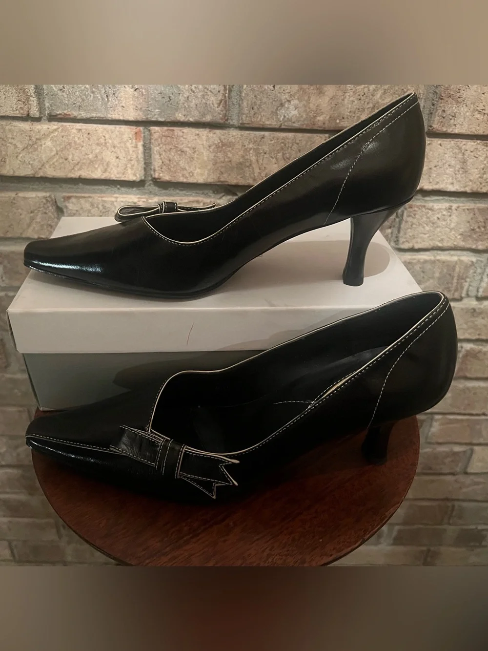 Liz Claiborne Flex Pump with Bow Accent